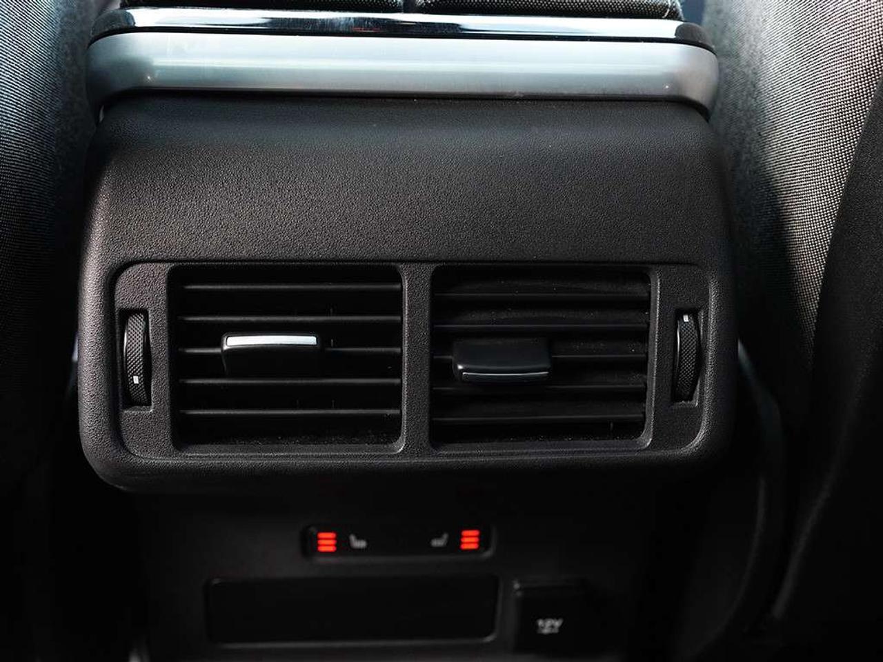 2019 Land Rover Range Rover Velar P380 R-Dynamic HSE Heads up Display Massage seats. Photo