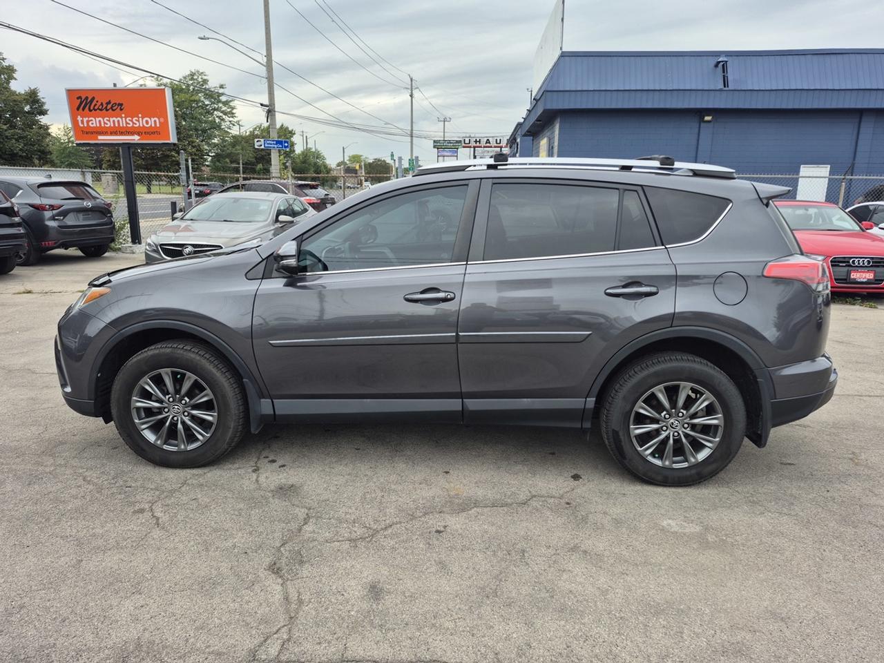 2016 Toyota RAV4 LE Photo