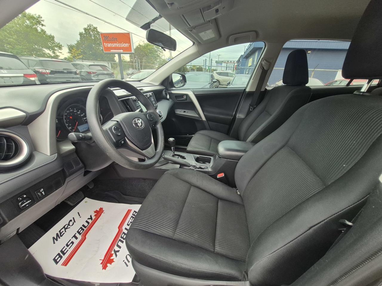 2016 Toyota RAV4 LE Photo