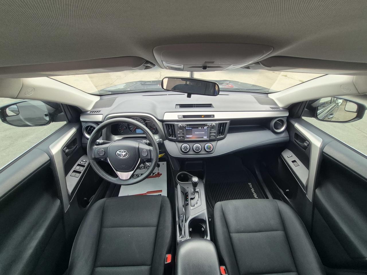 2016 Toyota RAV4 LE Photo