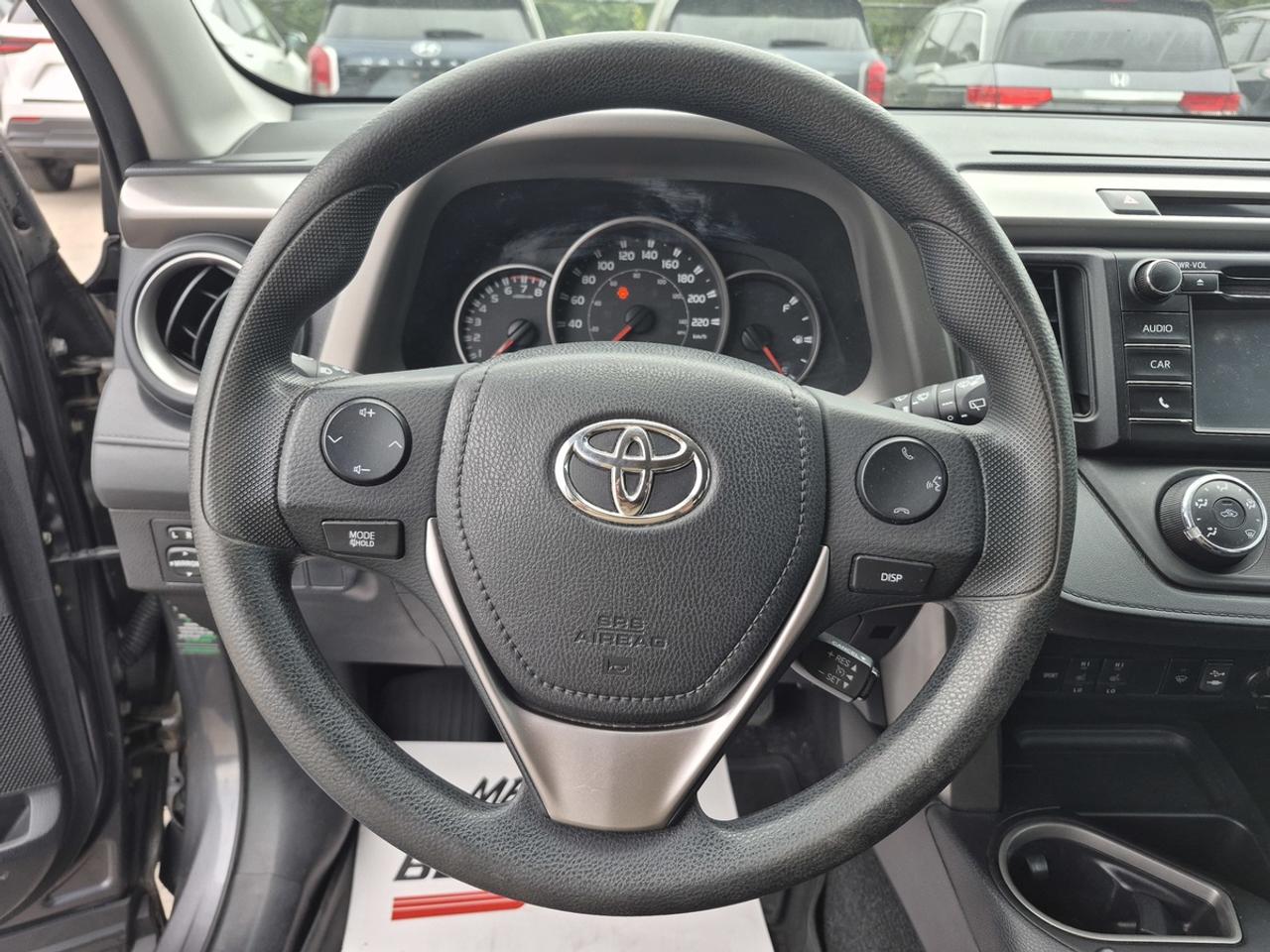 2016 Toyota RAV4 LE Photo
