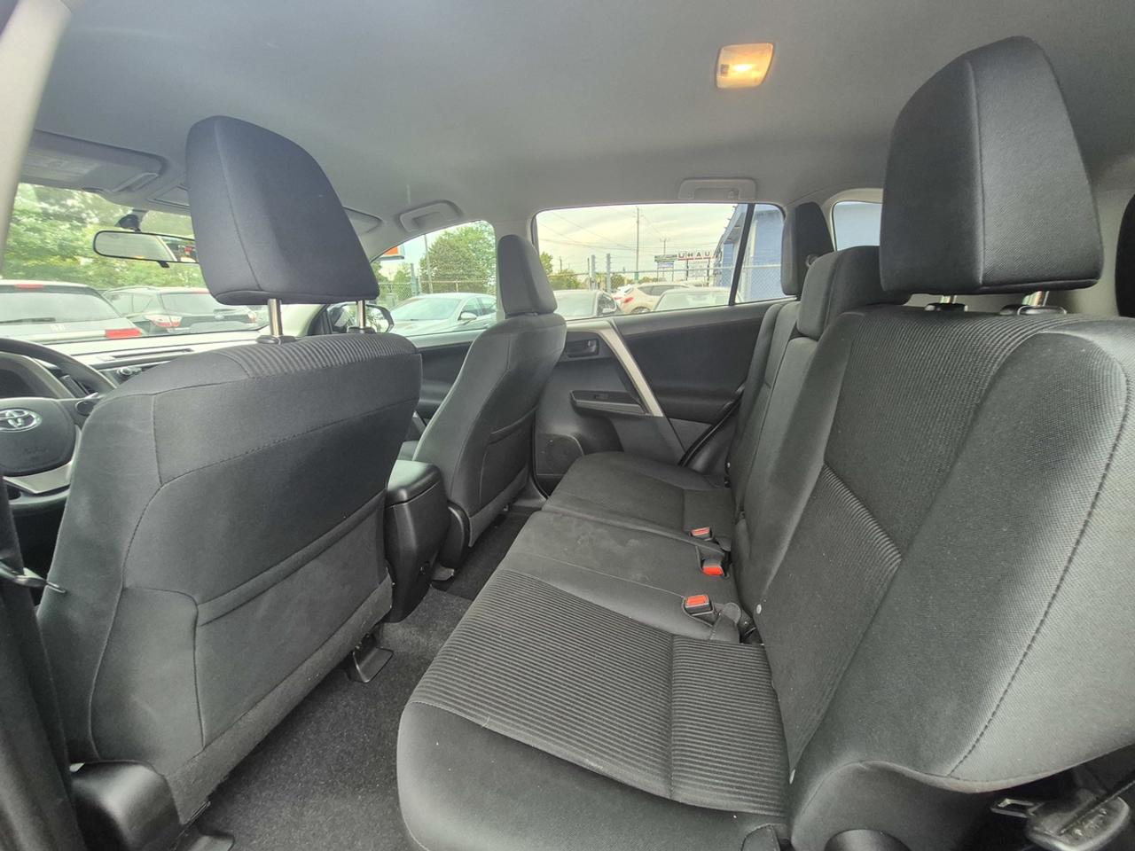 2016 Toyota RAV4 LE Photo