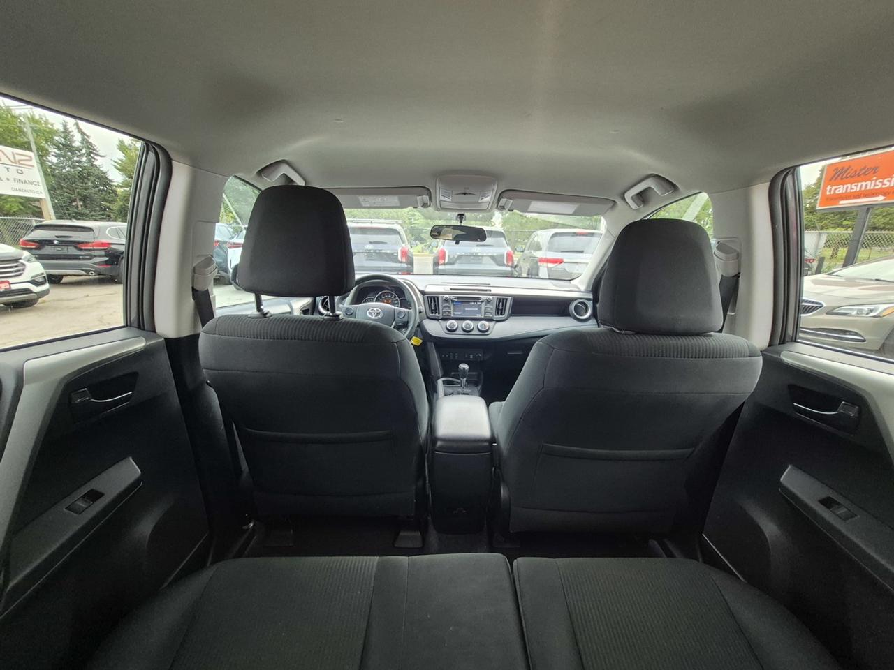 2016 Toyota RAV4 LE Photo
