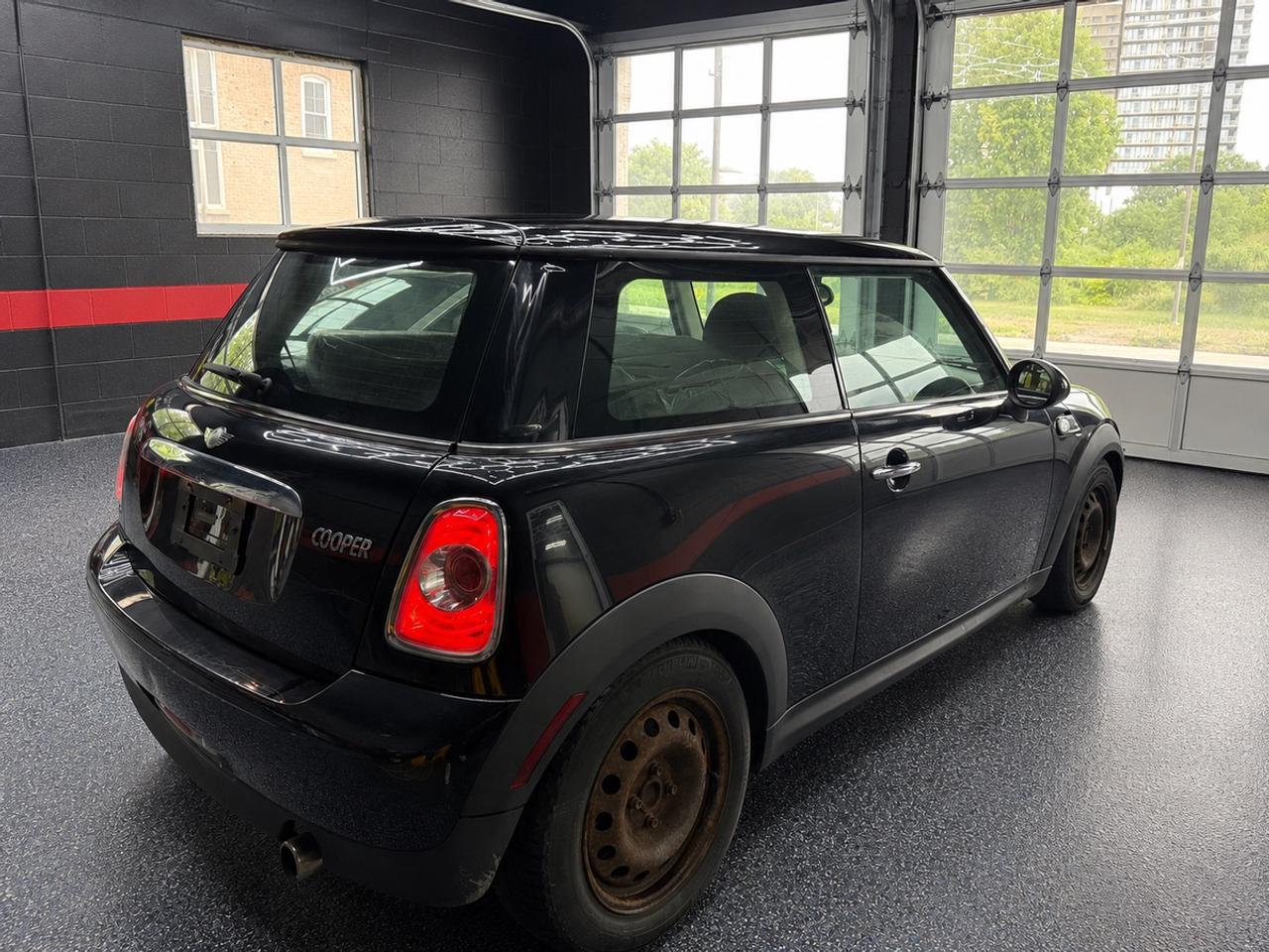 2012 MINI Hardtop Classic Photo