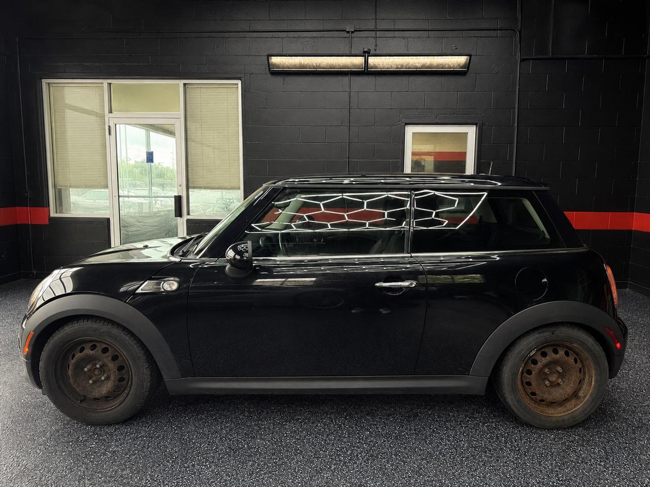 2012 MINI Hardtop Classic Photo