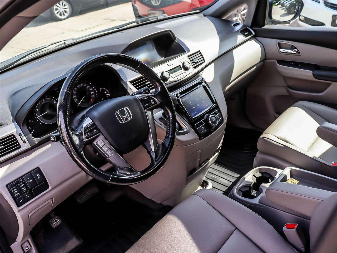 2017 Honda Odyssey EX-L   LEATHER   PWR DOORS   PWR TAILGATE   NAVI Photo