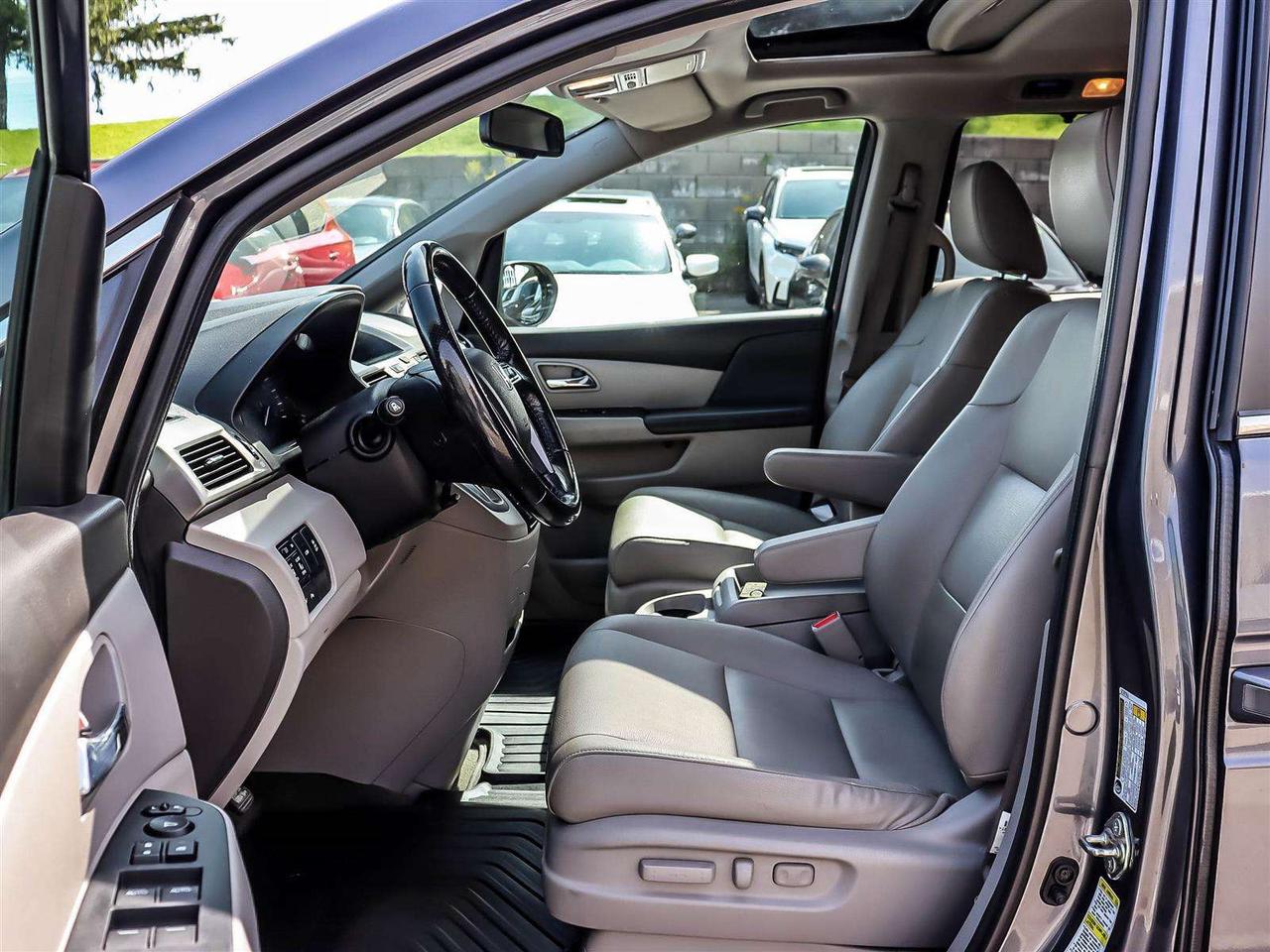 2017 Honda Odyssey EX-L   LEATHER   PWR DOORS   PWR TAILGATE   NAVI Photo