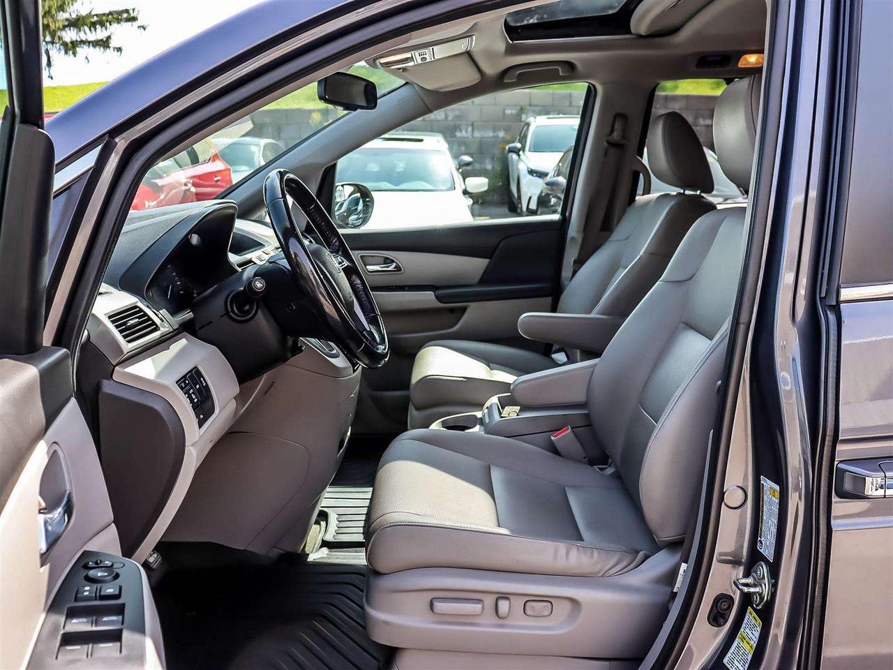 2017 Honda Odyssey EX-L   LEATHER   PWR DOORS   PWR TAILGATE   NAVI Photo