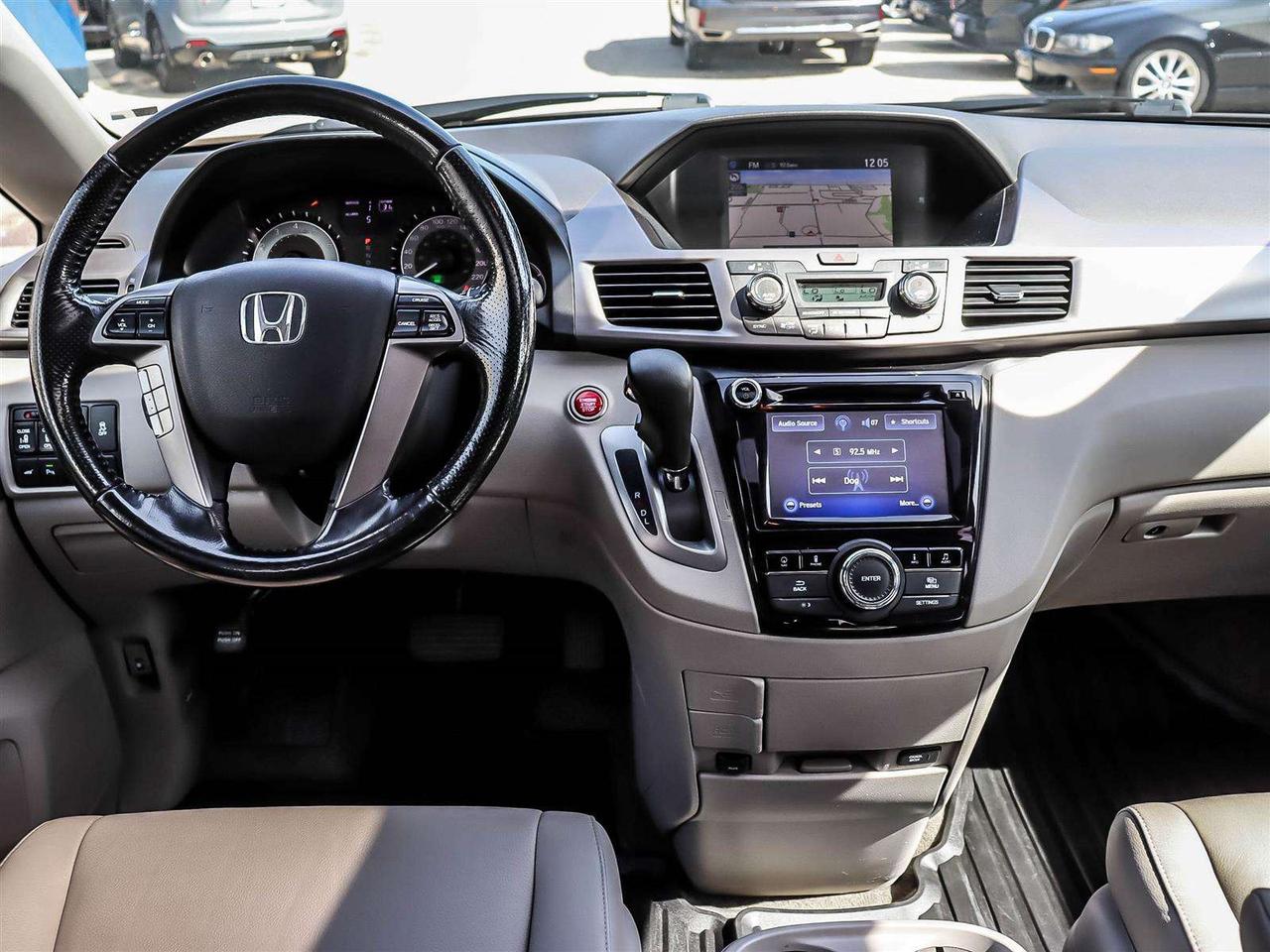 2017 Honda Odyssey EX-L   LEATHER   PWR DOORS   PWR TAILGATE   NAVI Photo