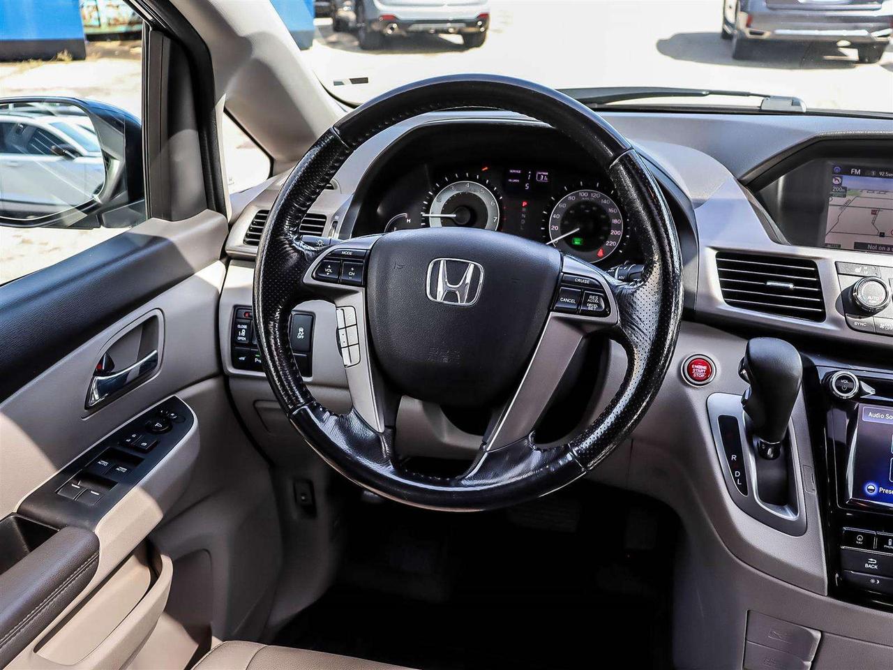 2017 Honda Odyssey EX-L   LEATHER   PWR DOORS   PWR TAILGATE   NAVI Photo