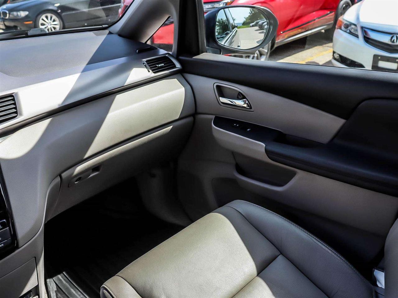 2017 Honda Odyssey EX-L   LEATHER   PWR DOORS   PWR TAILGATE   NAVI Photo