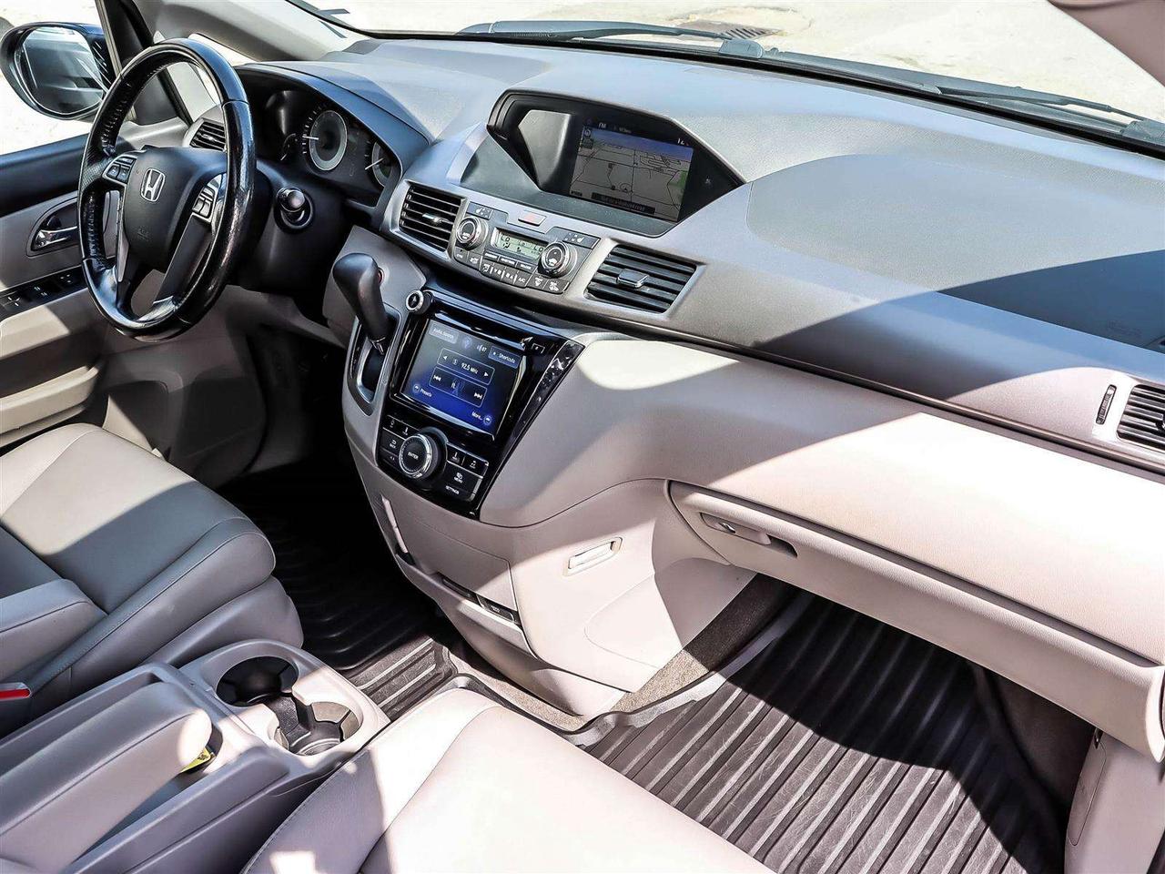 2017 Honda Odyssey EX-L   LEATHER   PWR DOORS   PWR TAILGATE   NAVI Photo