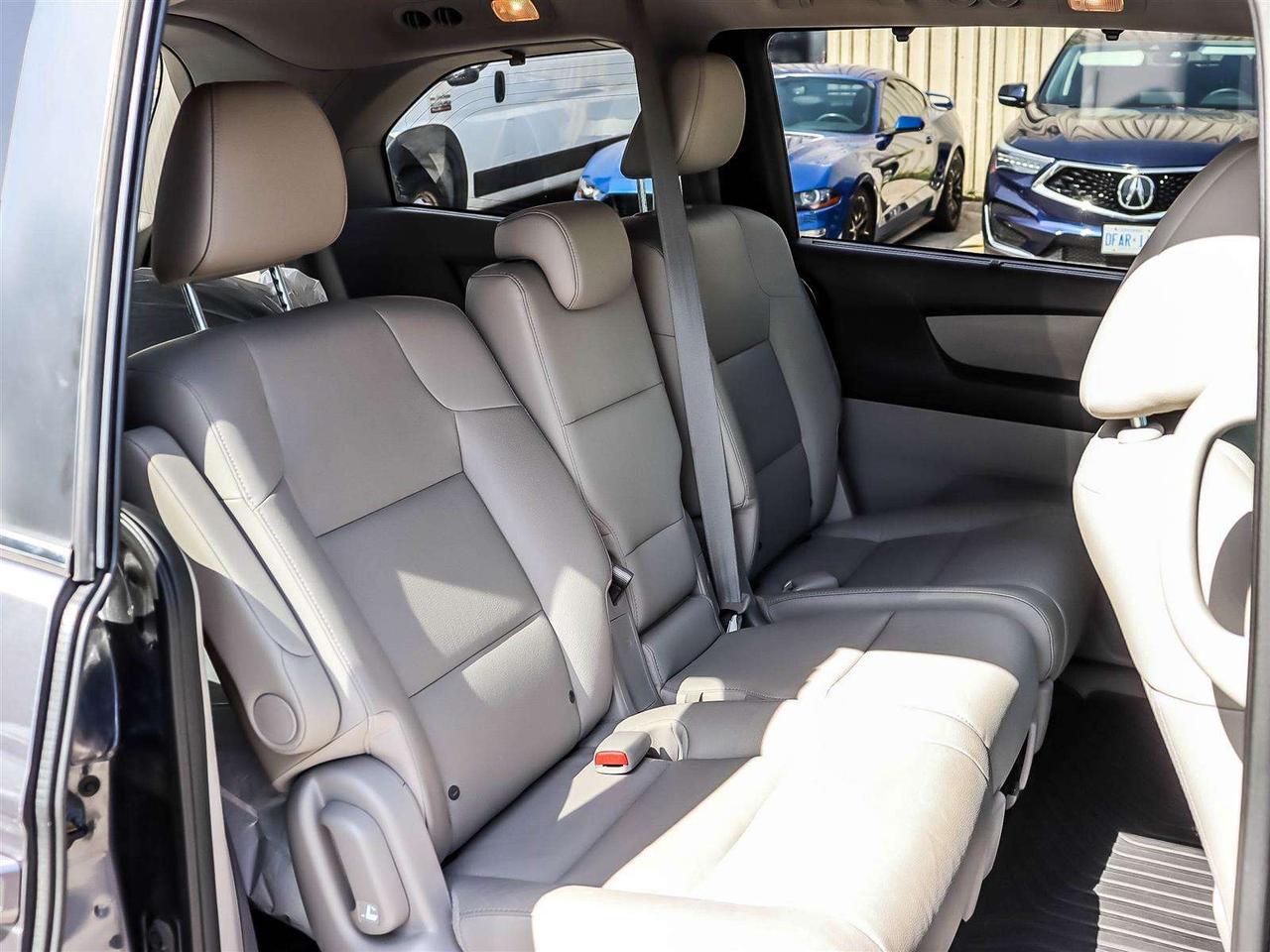 2017 Honda Odyssey EX-L   LEATHER   PWR DOORS   PWR TAILGATE   NAVI Photo
