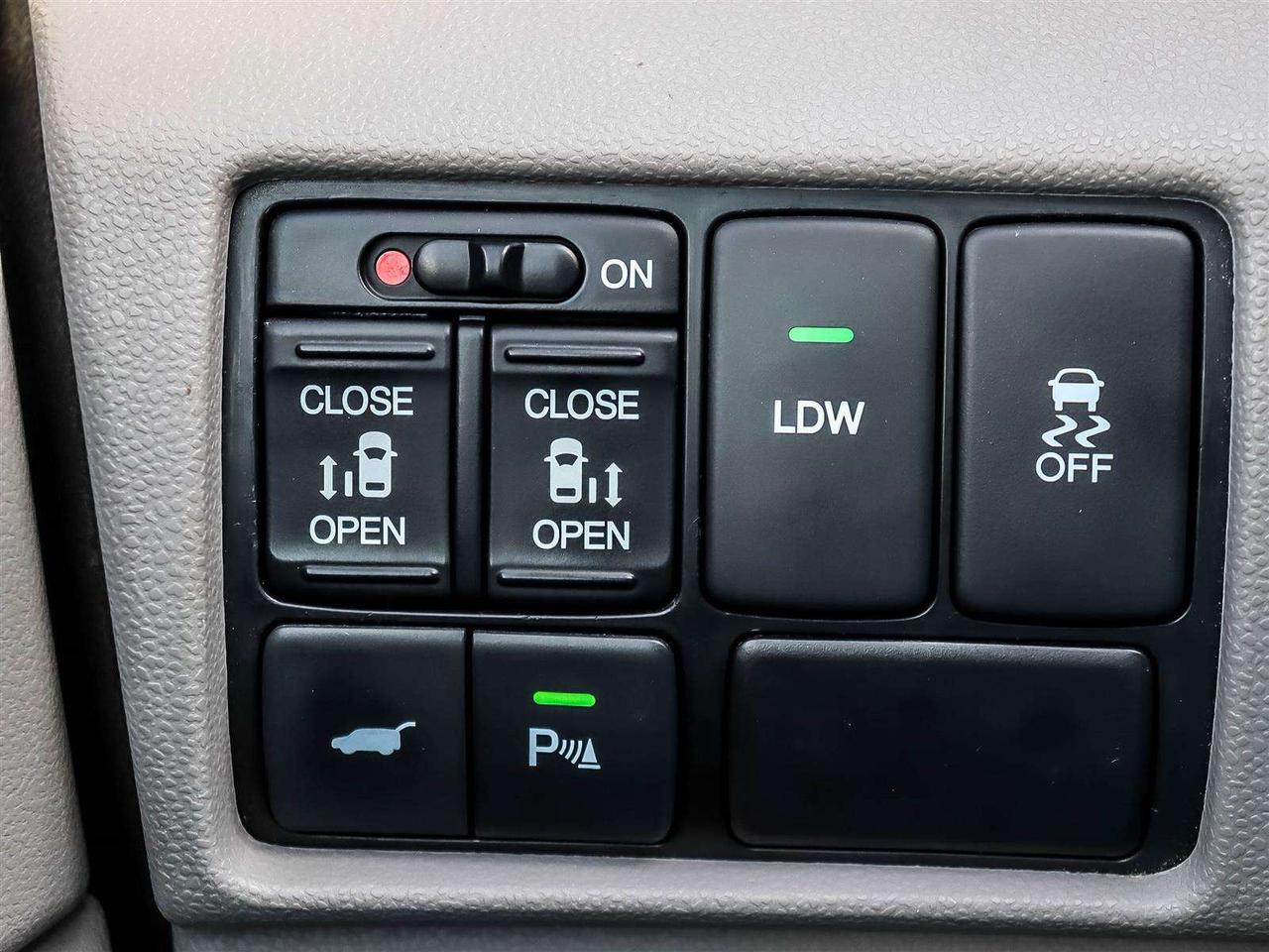 2017 Honda Odyssey EX-L   LEATHER   PWR DOORS   PWR TAILGATE   NAVI Photo