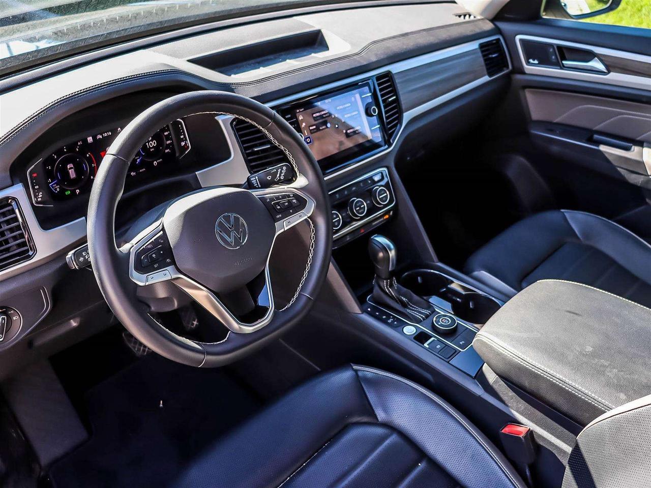 2023 Volkswagen Atlas HIGHLINE   CARPLAY   LEATHER   COOL SEATS   ALLOYS Photo