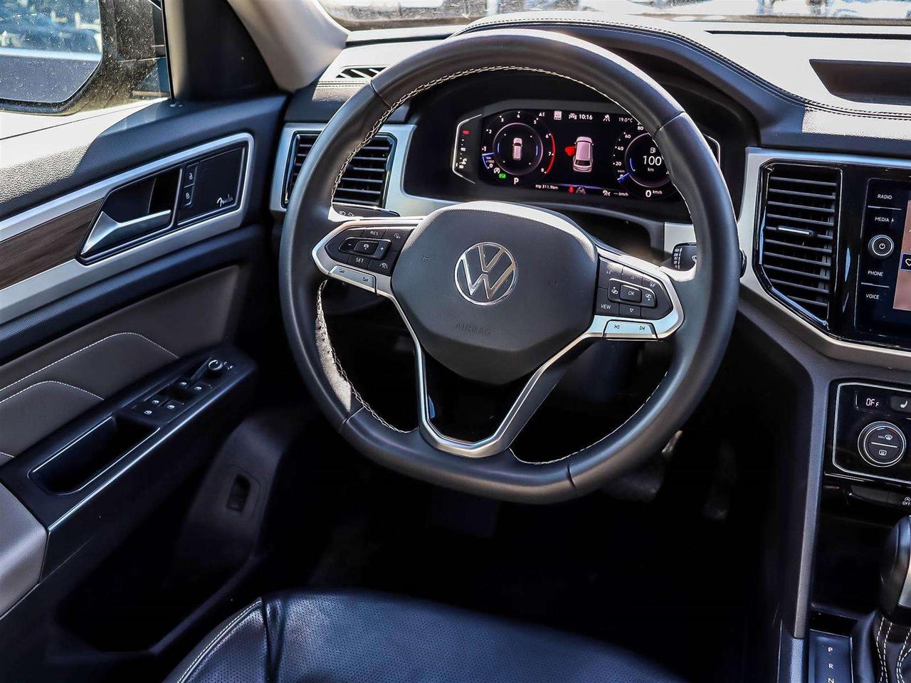 2023 Volkswagen Atlas HIGHLINE   CARPLAY   LEATHER   COOL SEATS   ALLOYS Photo