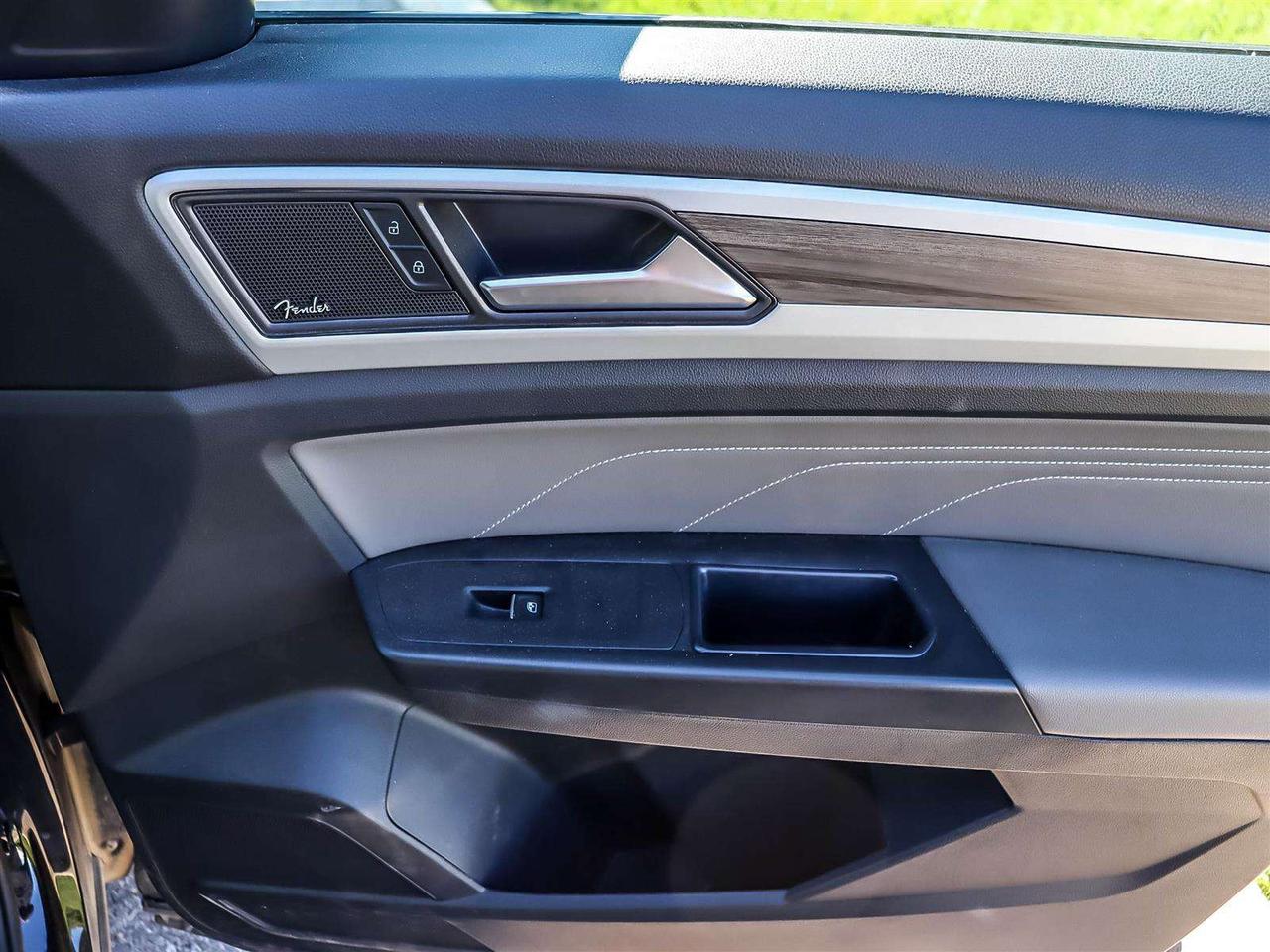 2023 Volkswagen Atlas HIGHLINE   CARPLAY   LEATHER   COOL SEATS   ALLOYS Photo