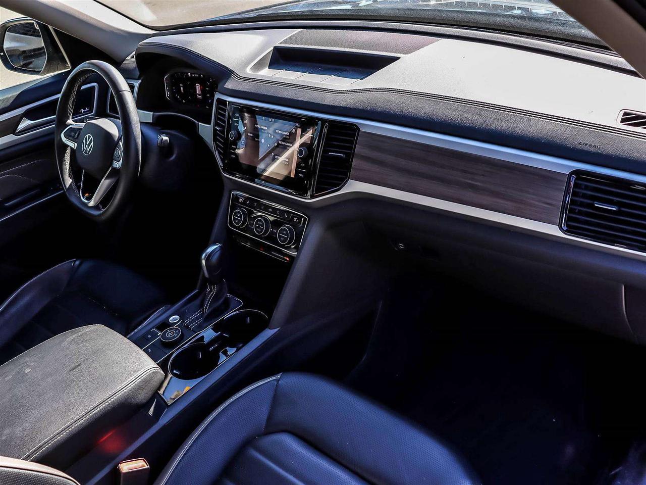 2023 Volkswagen Atlas HIGHLINE   CARPLAY   LEATHER   COOL SEATS   ALLOYS Photo
