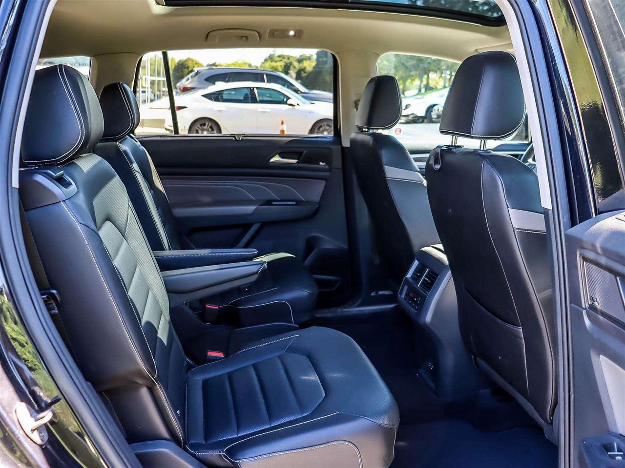 2023 Volkswagen Atlas HIGHLINE   CARPLAY   LEATHER   COOL SEATS   ALLOYS Photo