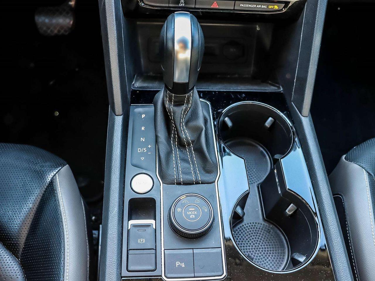 2023 Volkswagen Atlas HIGHLINE   CARPLAY   LEATHER   COOL SEATS   ALLOYS Photo