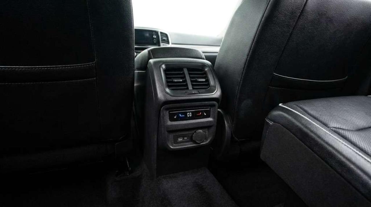 2022 Volkswagen Tiguan Highline R-Line Panoramic Roof Leather Interior Apple CarPlay Photo