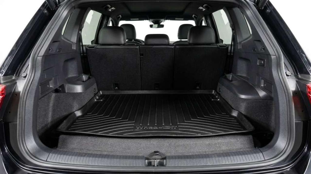 2022 Volkswagen Tiguan Highline R-Line Panoramic Roof Leather Interior Apple CarPlay Photo