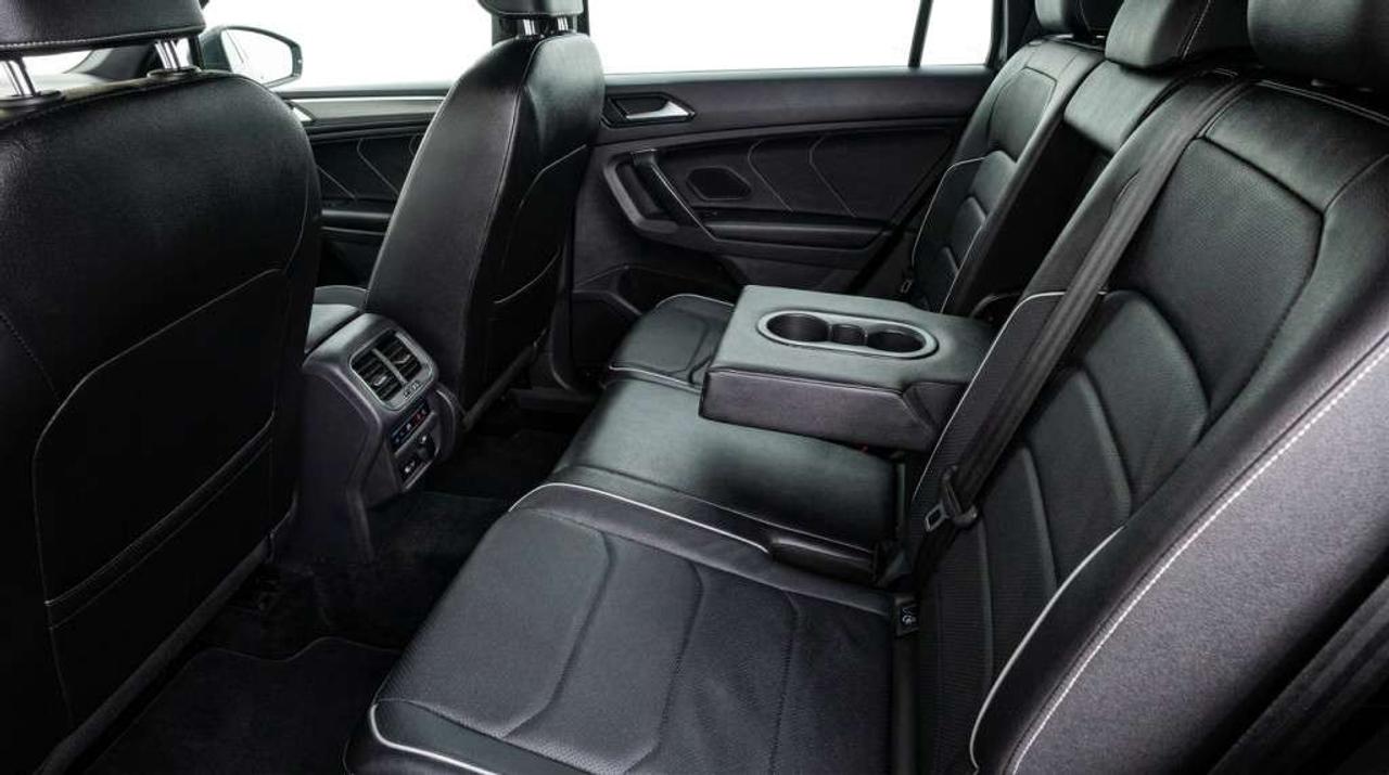 2022 Volkswagen Tiguan Highline R-Line Panoramic Roof Leather Interior Apple CarPlay Photo