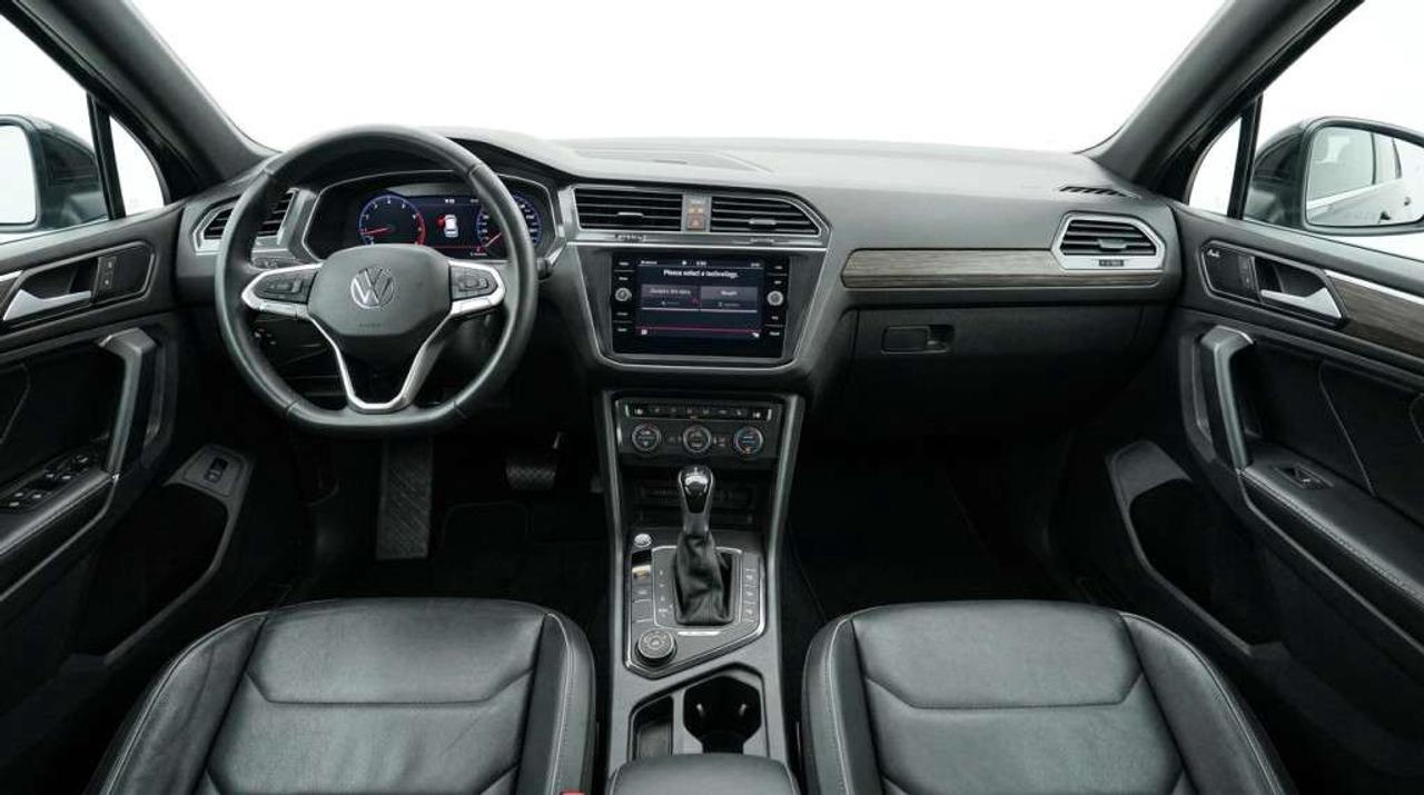 2022 Volkswagen Tiguan Highline R-Line Panoramic Roof Leather Interior Apple CarPlay Photo