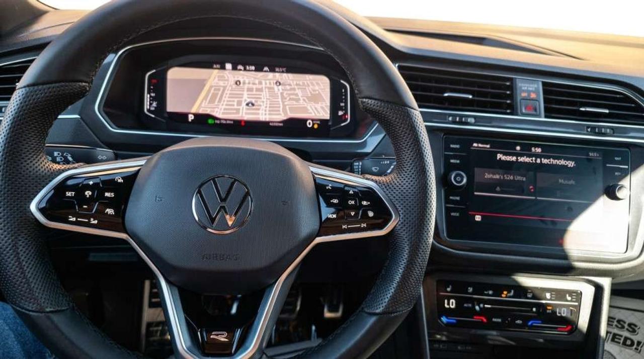 2022 Volkswagen Tiguan Highline R-Line Panoramic Roof Leather Interior Apple CarPlay Photo