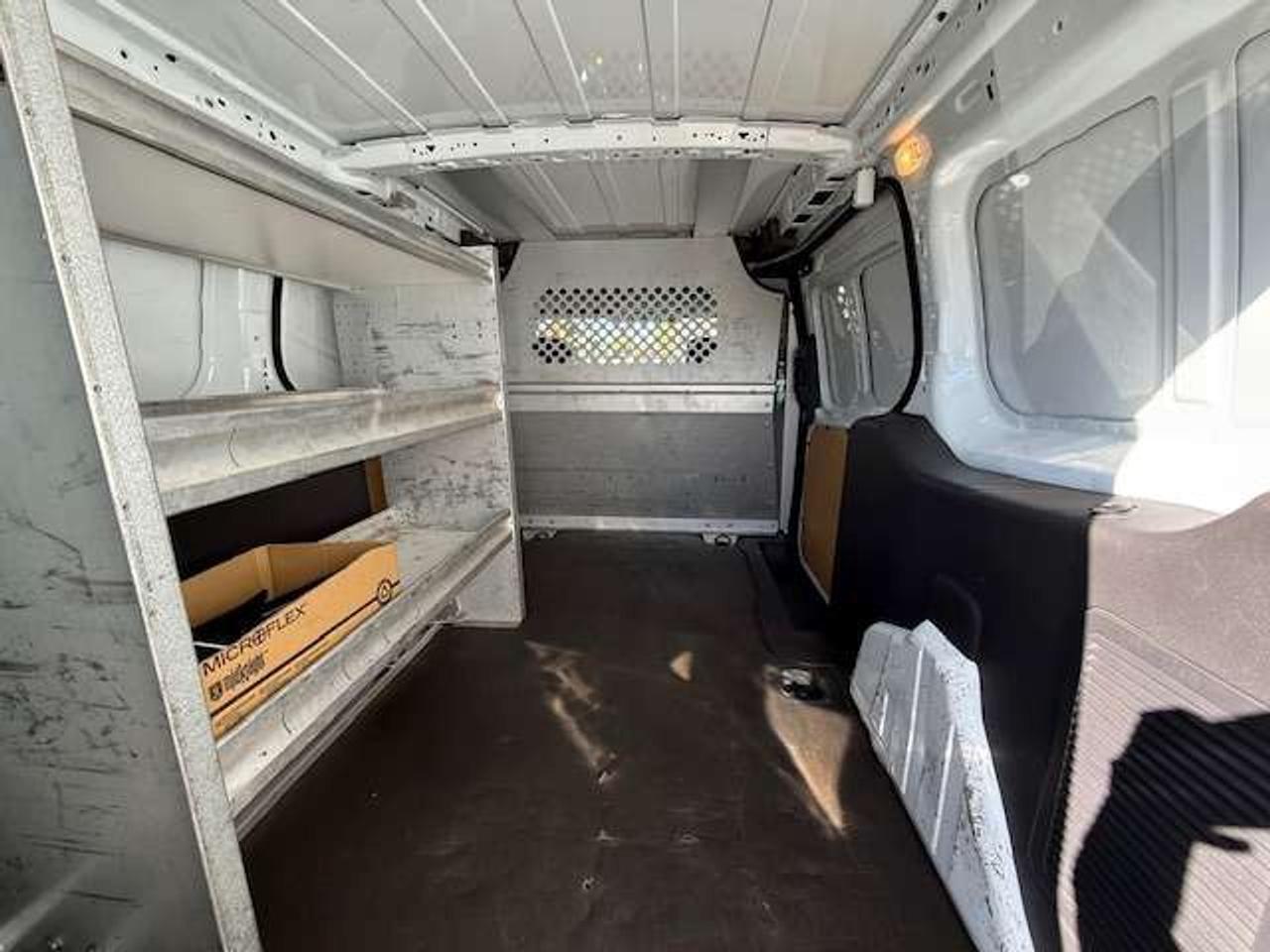 2017 Ford Transit Connect XLT Certified Back Up Cam Divider Photo4