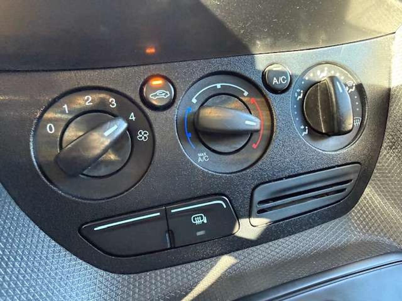 2017 Ford Transit Connect XLT Certified Back Up Cam Divider Photo