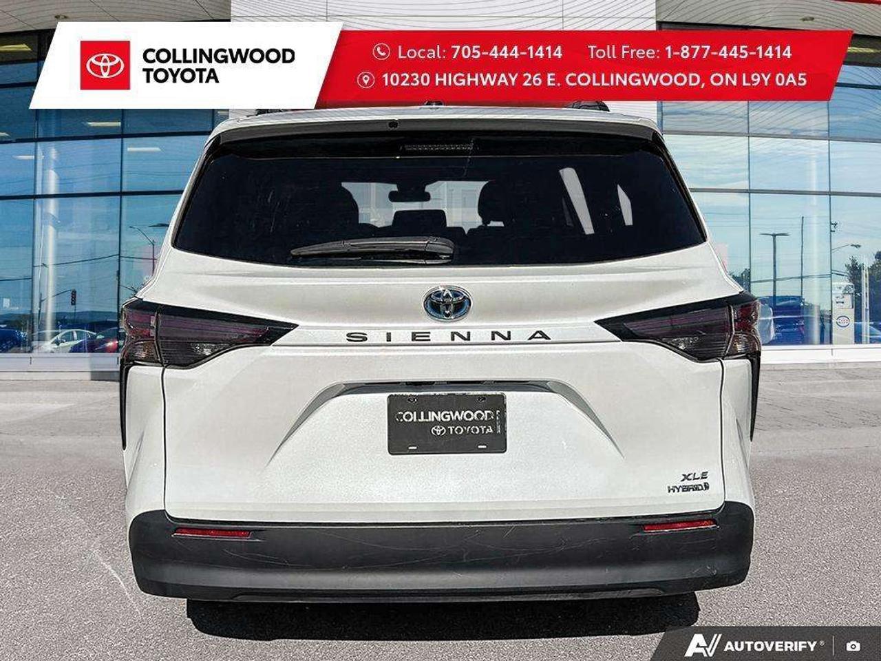 2024 Toyota Sienna *XLE 8-PASS FWD* ONE OWNER* ACCIDENT FREE* Photo