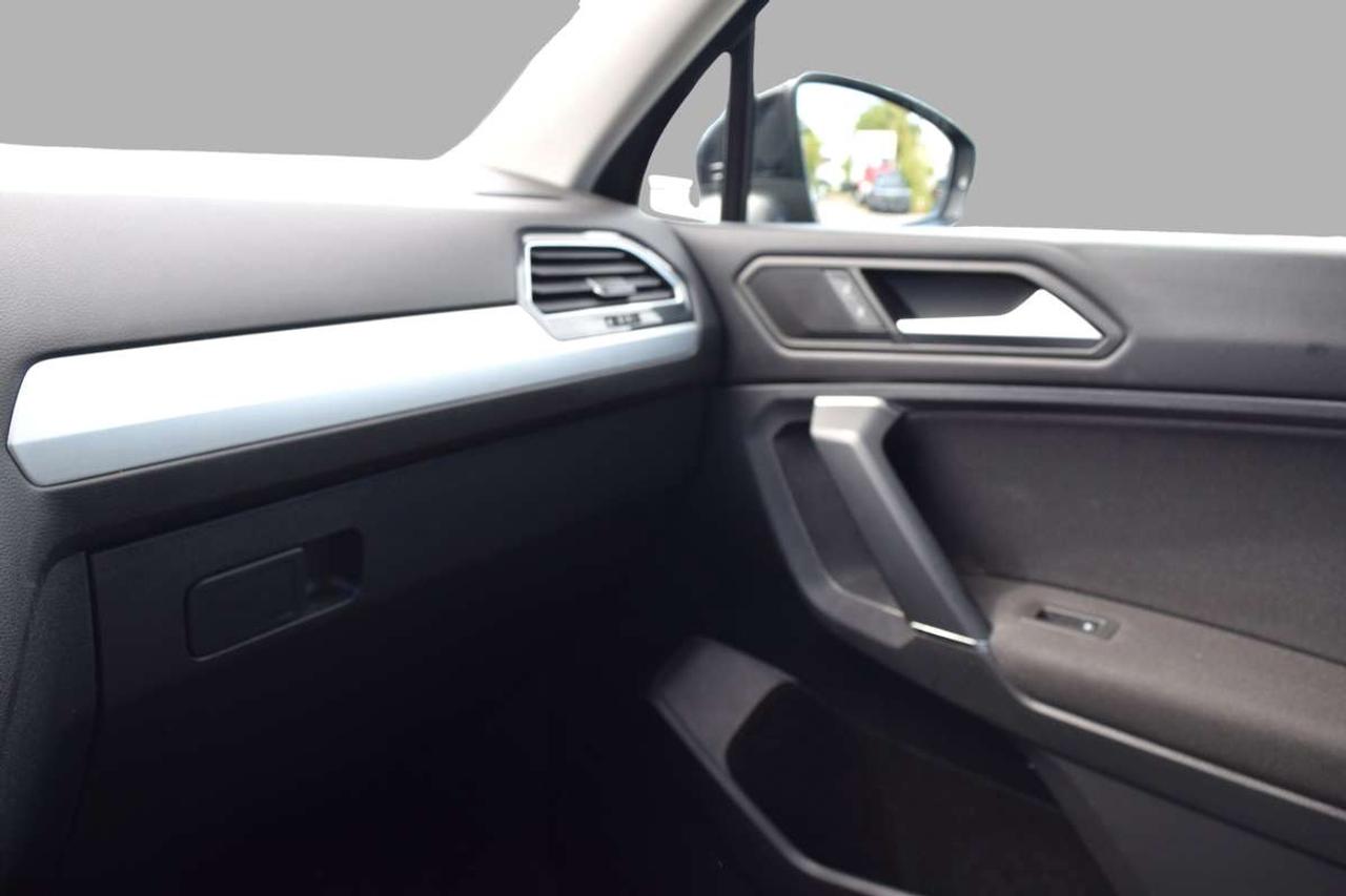2020 Volkswagen Tiguan Trendline AWD Back Up Camera Photo