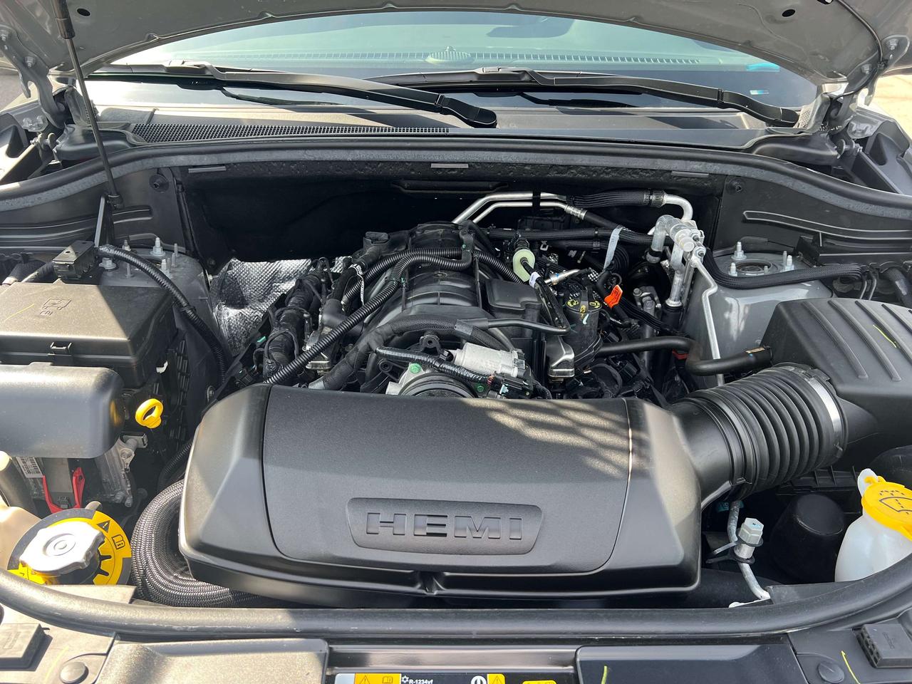 2026 Dodge Durango GT HEMI+ *TOW-N-GO *BLACKTOP *SUN *LTHR *NAVI Photo