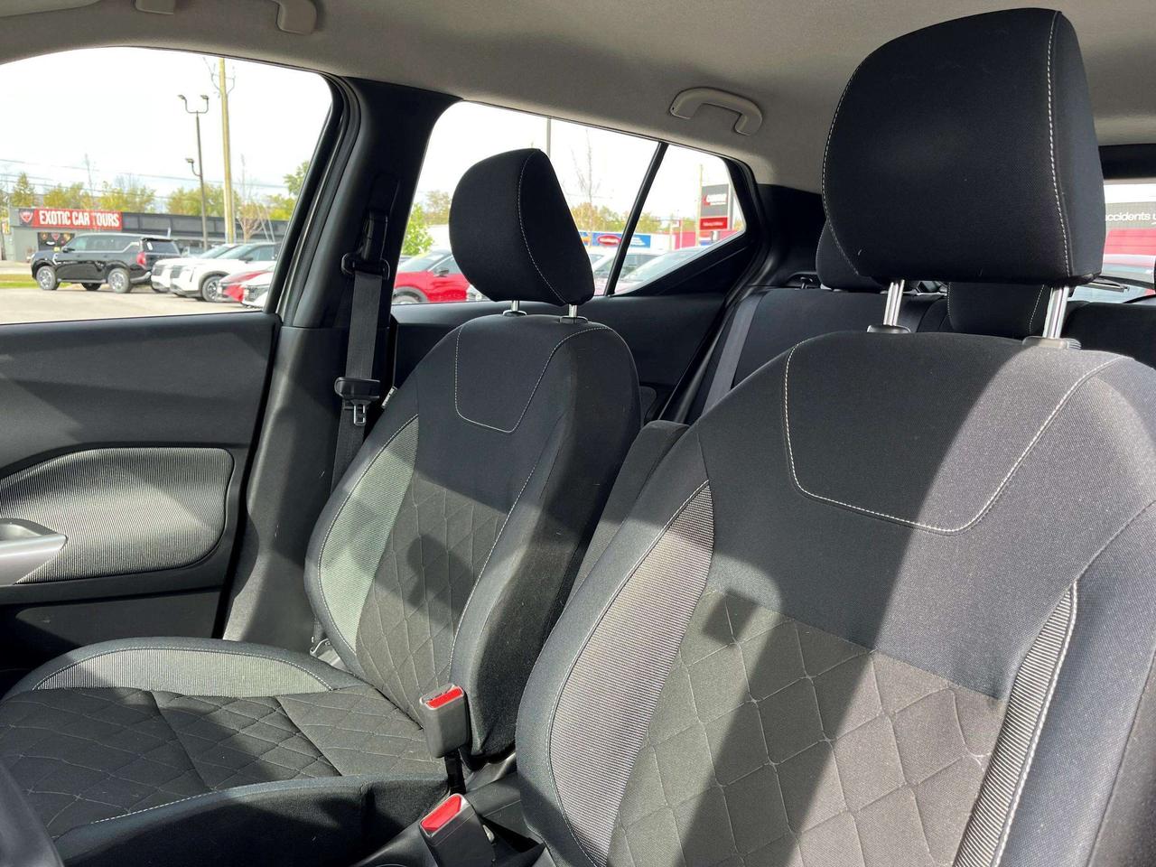 2018 Nissan Kicks SV FWD Photo