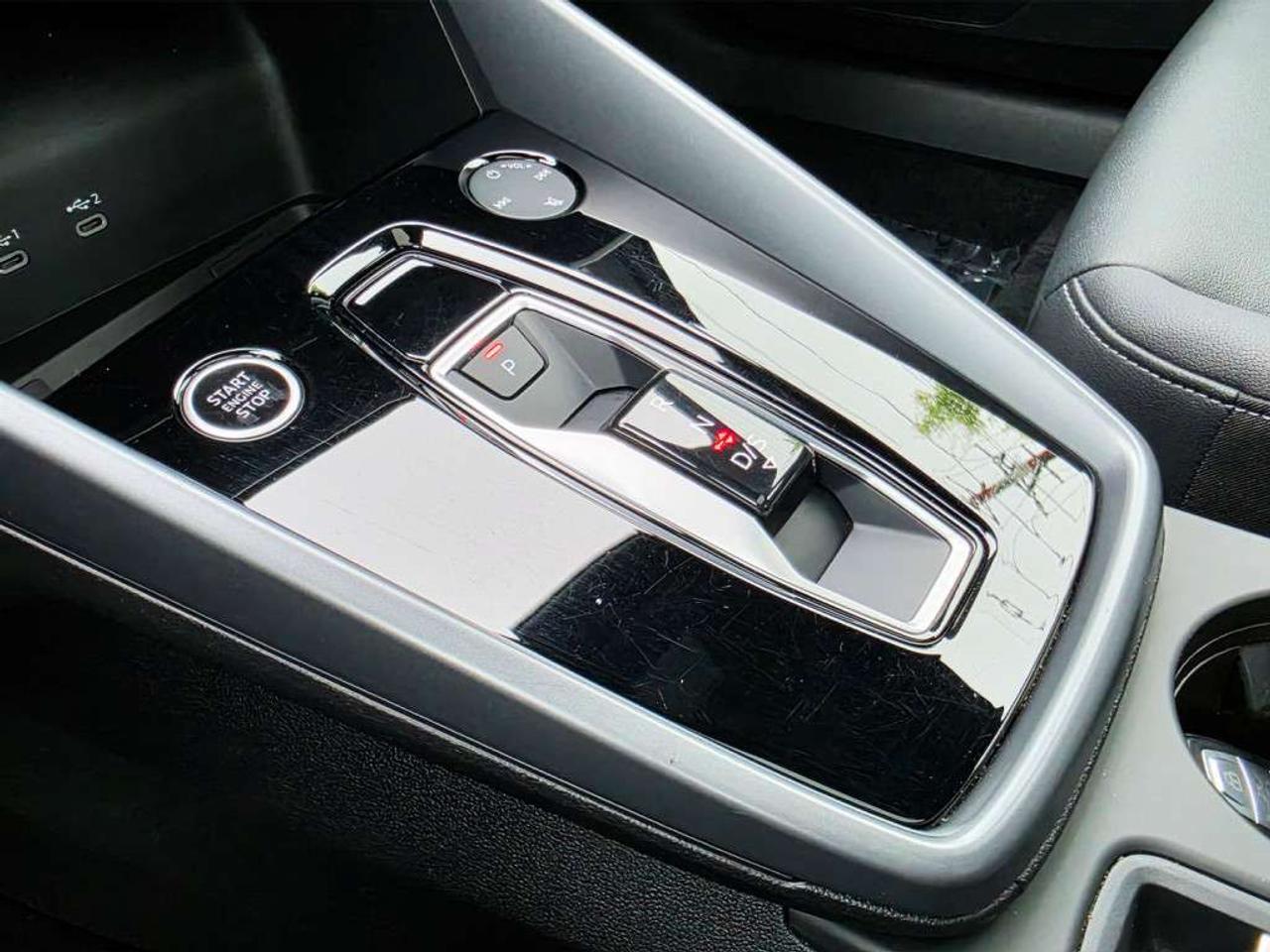 2026 Audi A3 komfort   Sunroof   Apple Carplay   Alloys Photo