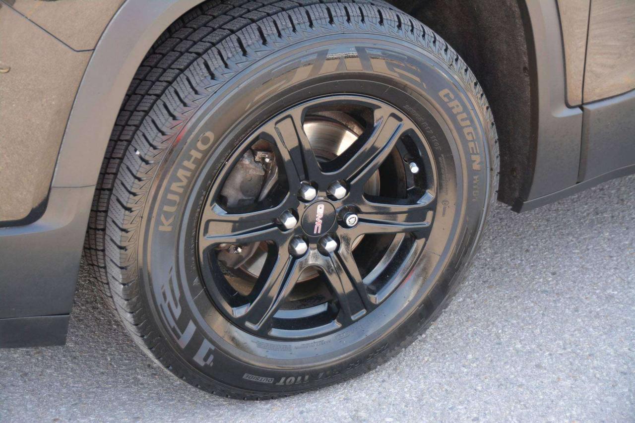 2021 GMC Acadia AT4 Photo
