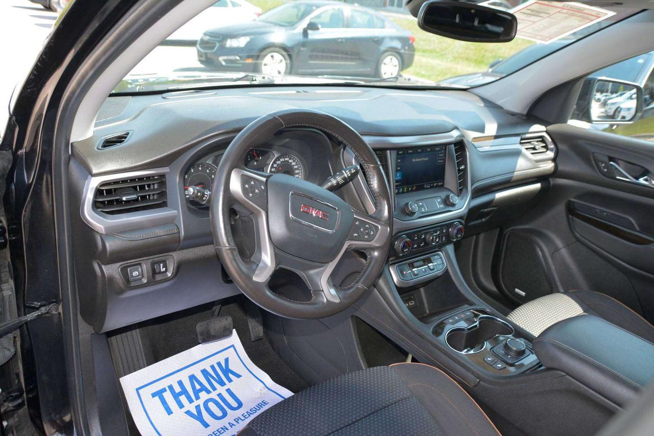 2021 GMC Acadia AT4 Photo