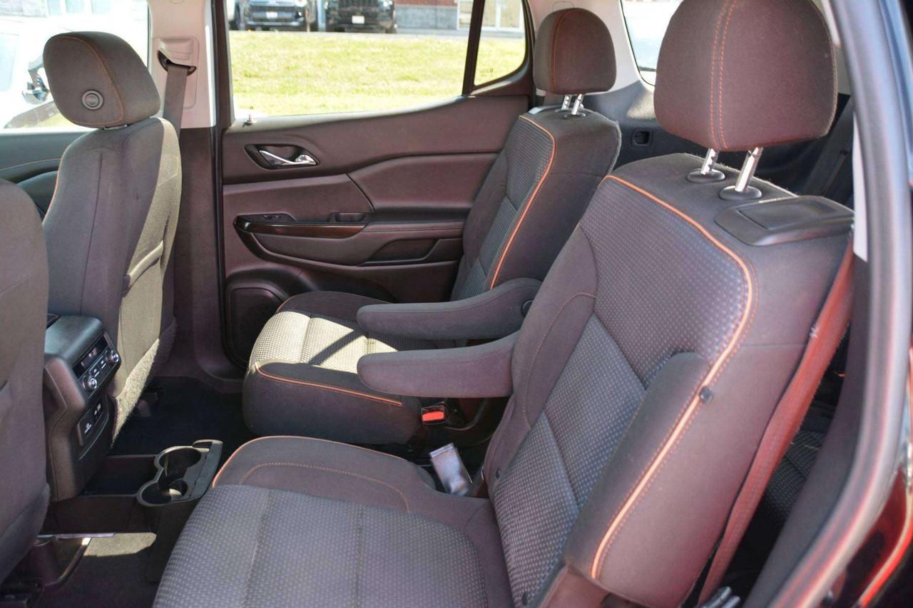2021 GMC Acadia AT4 Photo