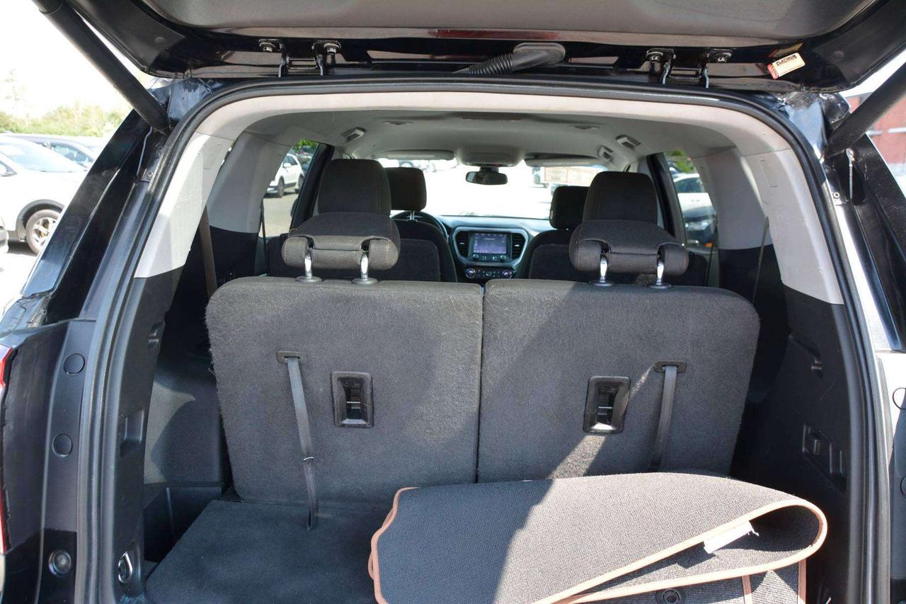 2021 GMC Acadia AT4 Photo