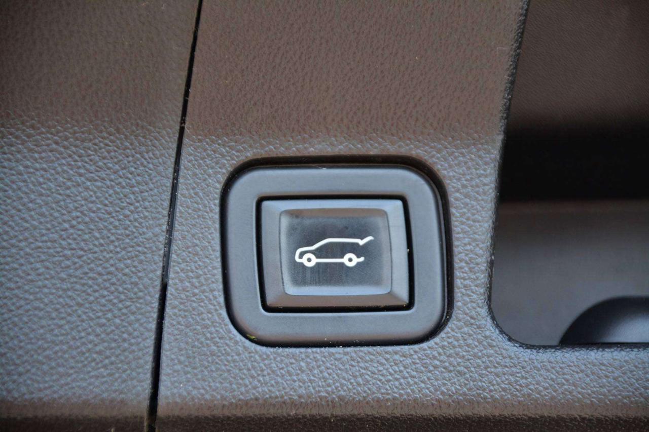 2021 GMC Acadia AT4 Photo