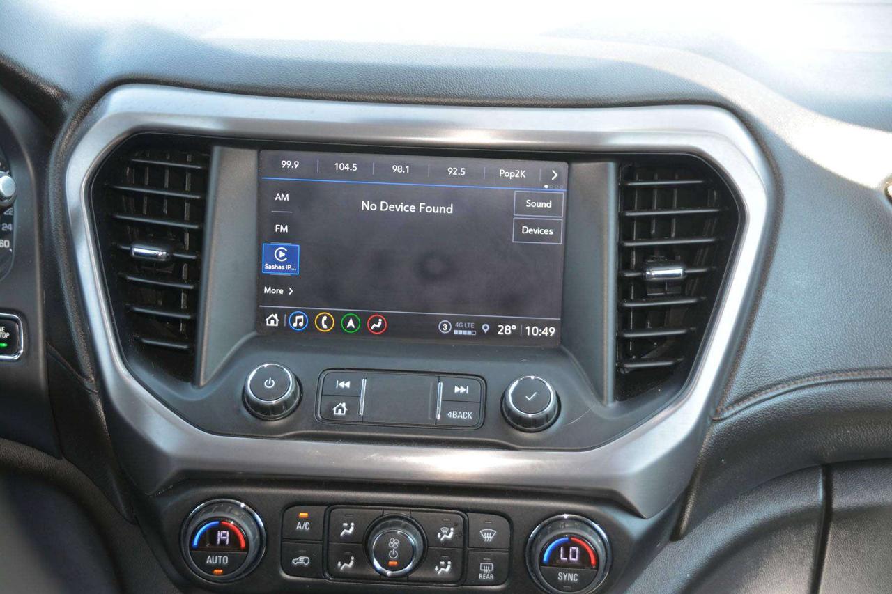 2021 GMC Acadia AT4 Photo