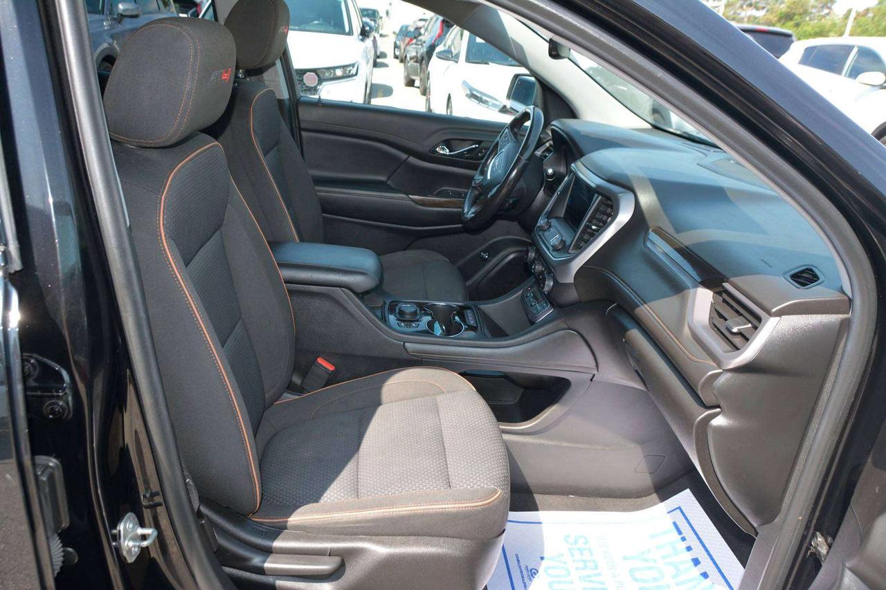 2021 GMC Acadia AT4 Photo