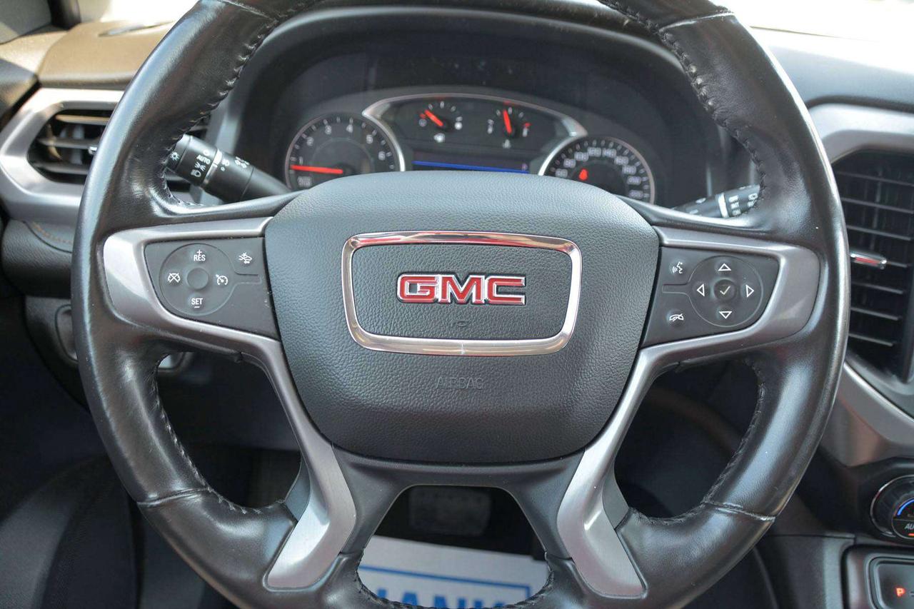 2021 GMC Acadia AT4 Photo