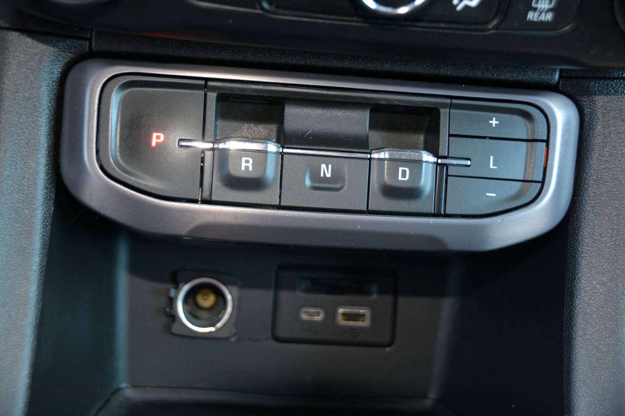 2021 GMC Acadia AT4 Photo