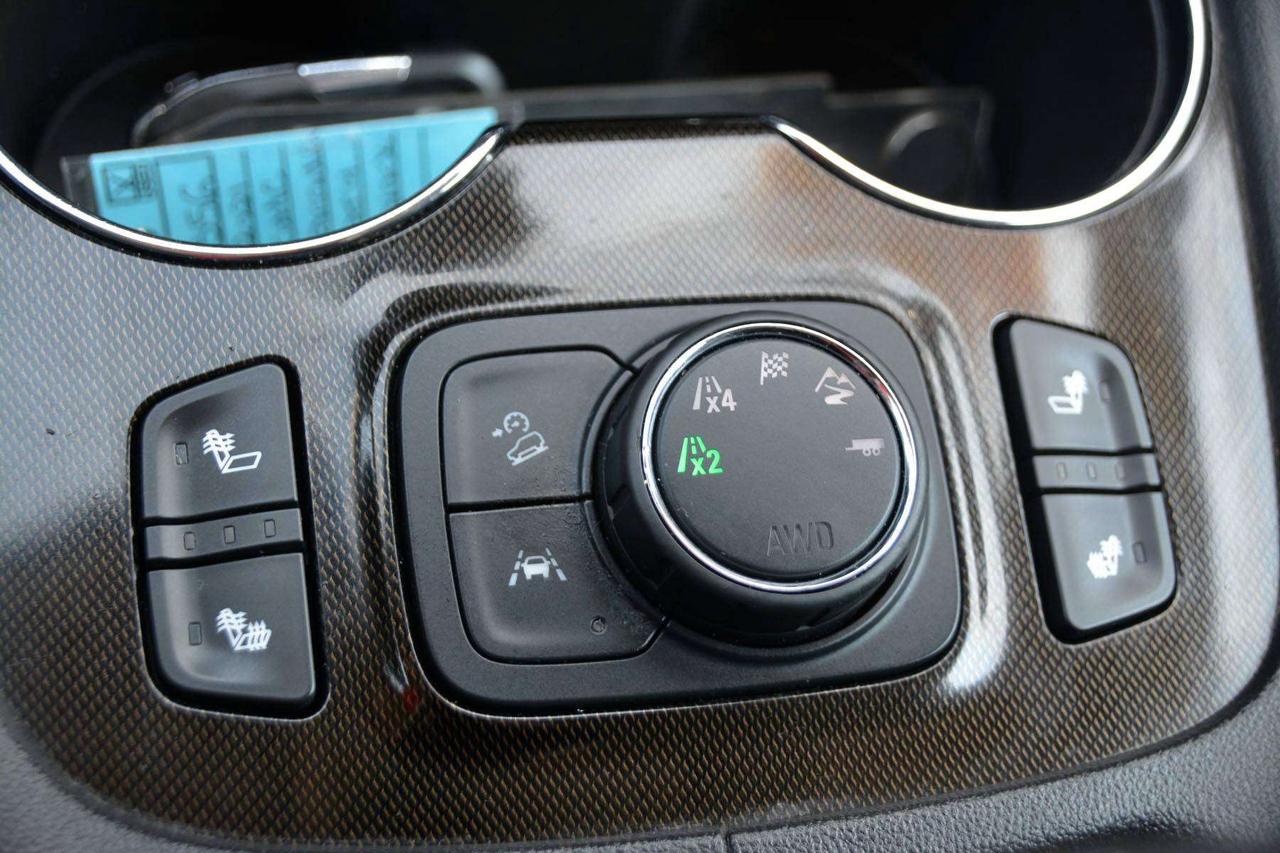 2021 GMC Acadia AT4 Photo