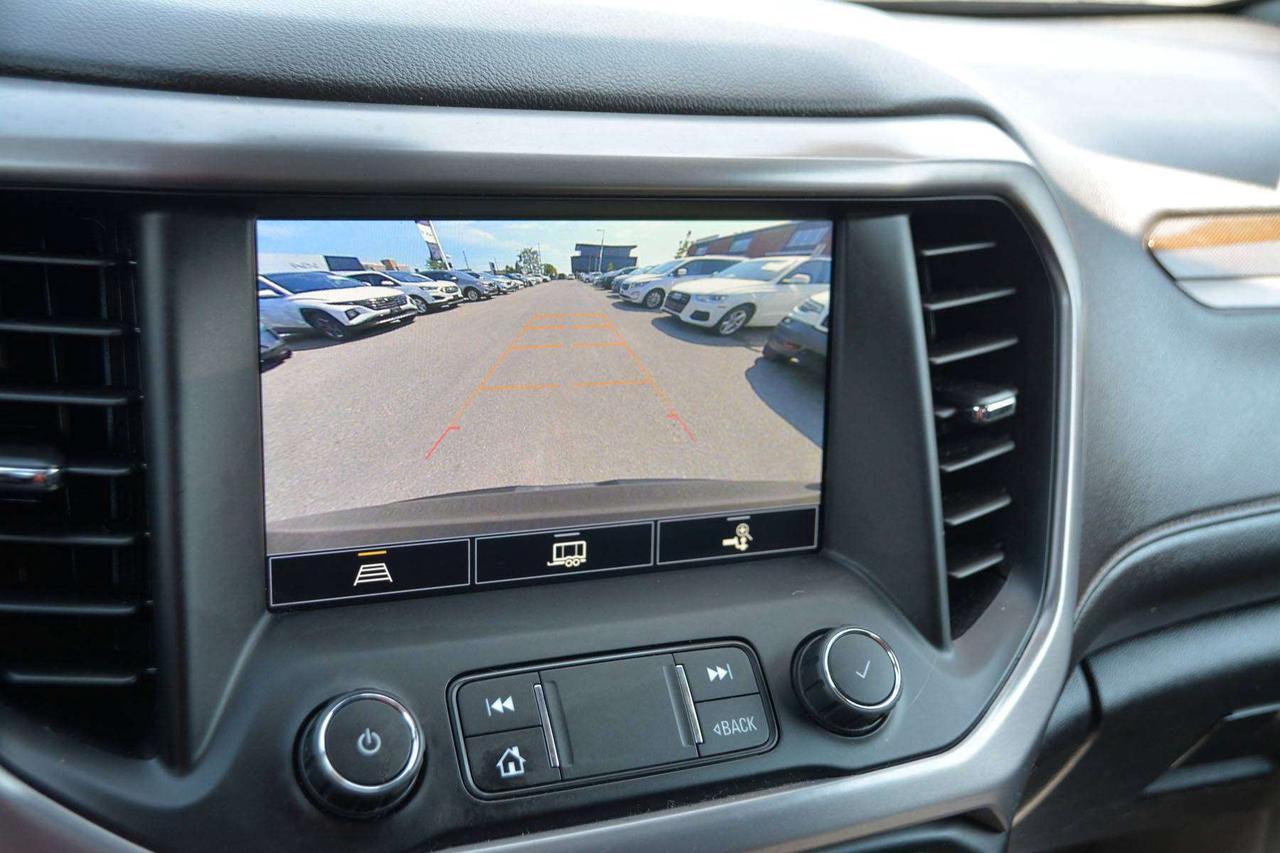 2021 GMC Acadia AT4 Photo