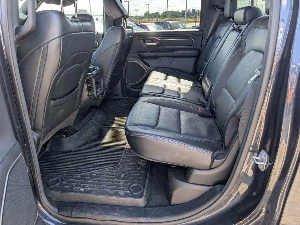 2021 RAM 1500 Sport 4WD NAV LEATHER PANOROOF CAMERA Photo