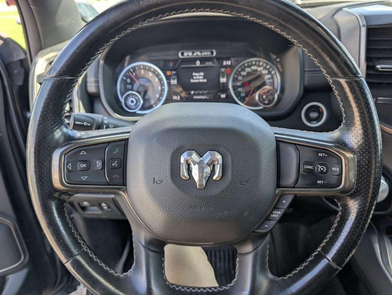 2021 RAM 1500 Sport 4WD NAV LEATHER PANOROOF CAMERA Photo