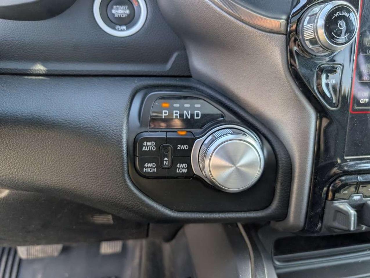 2021 RAM 1500 Sport 4WD NAV LEATHER PANOROOF CAMERA Photo